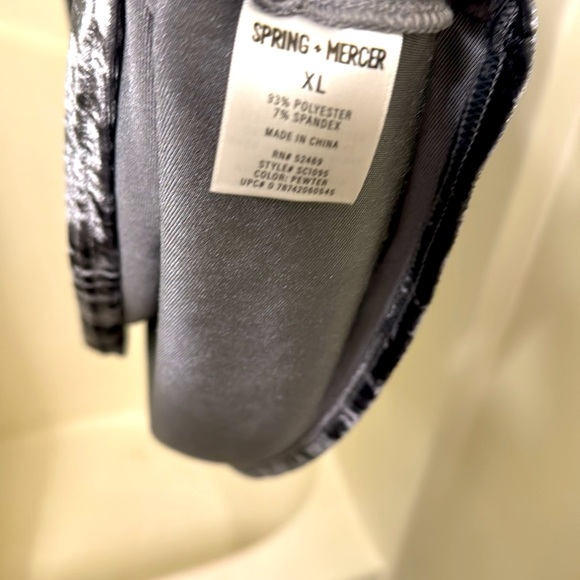 Top - Picture 4 of 6